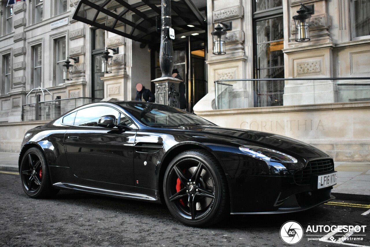 Aston Martin V8 Vantage 2012