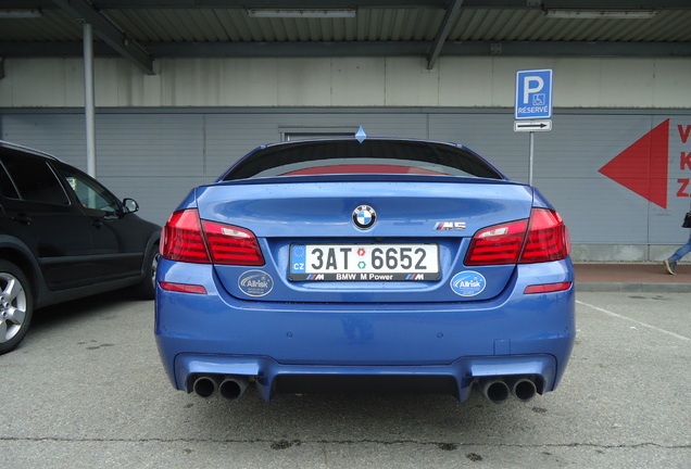 BMW M5 F10 2011