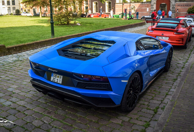 Lamborghini Aventador S LP740-4