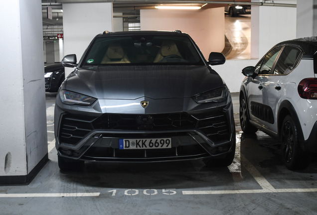 Lamborghini Urus