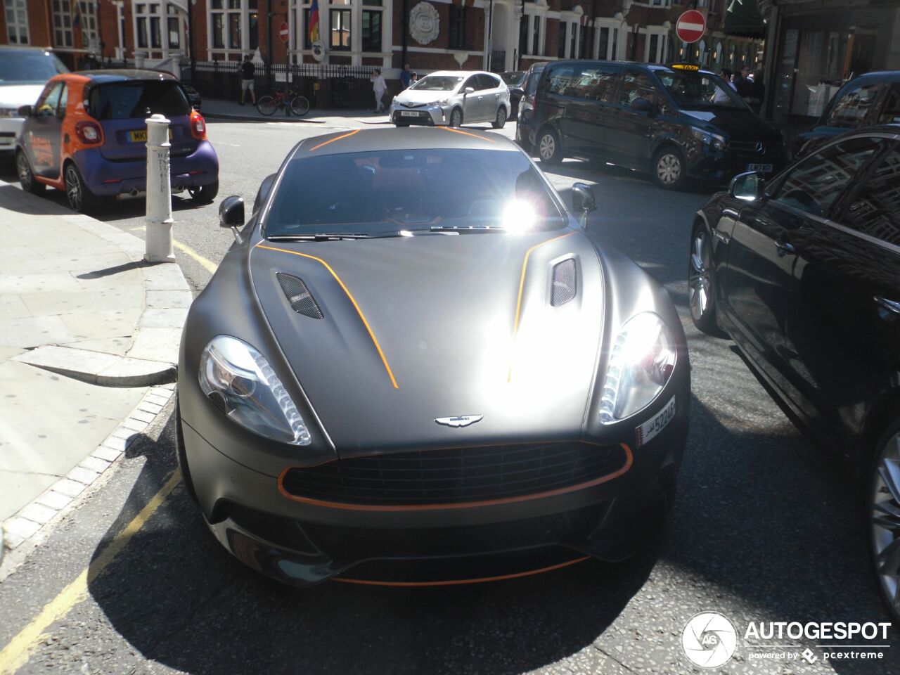 Aston Martin Vanquish 2013