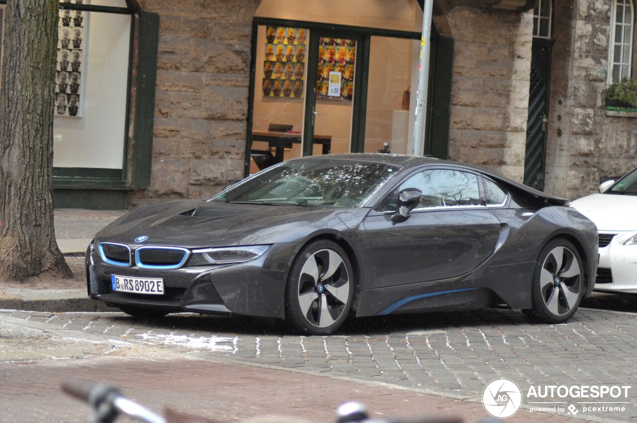 BMW i8