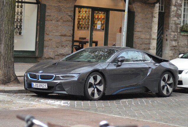 BMW i8