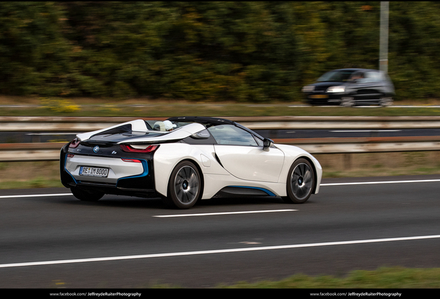 BMW i8 Roadster