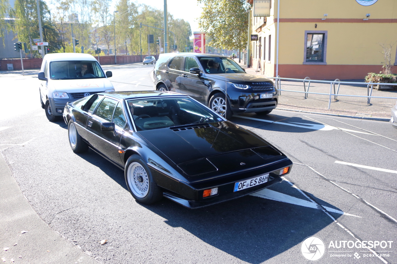 Lotus Esprit S2