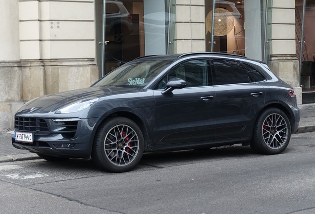 Porsche 95B Macan GTS