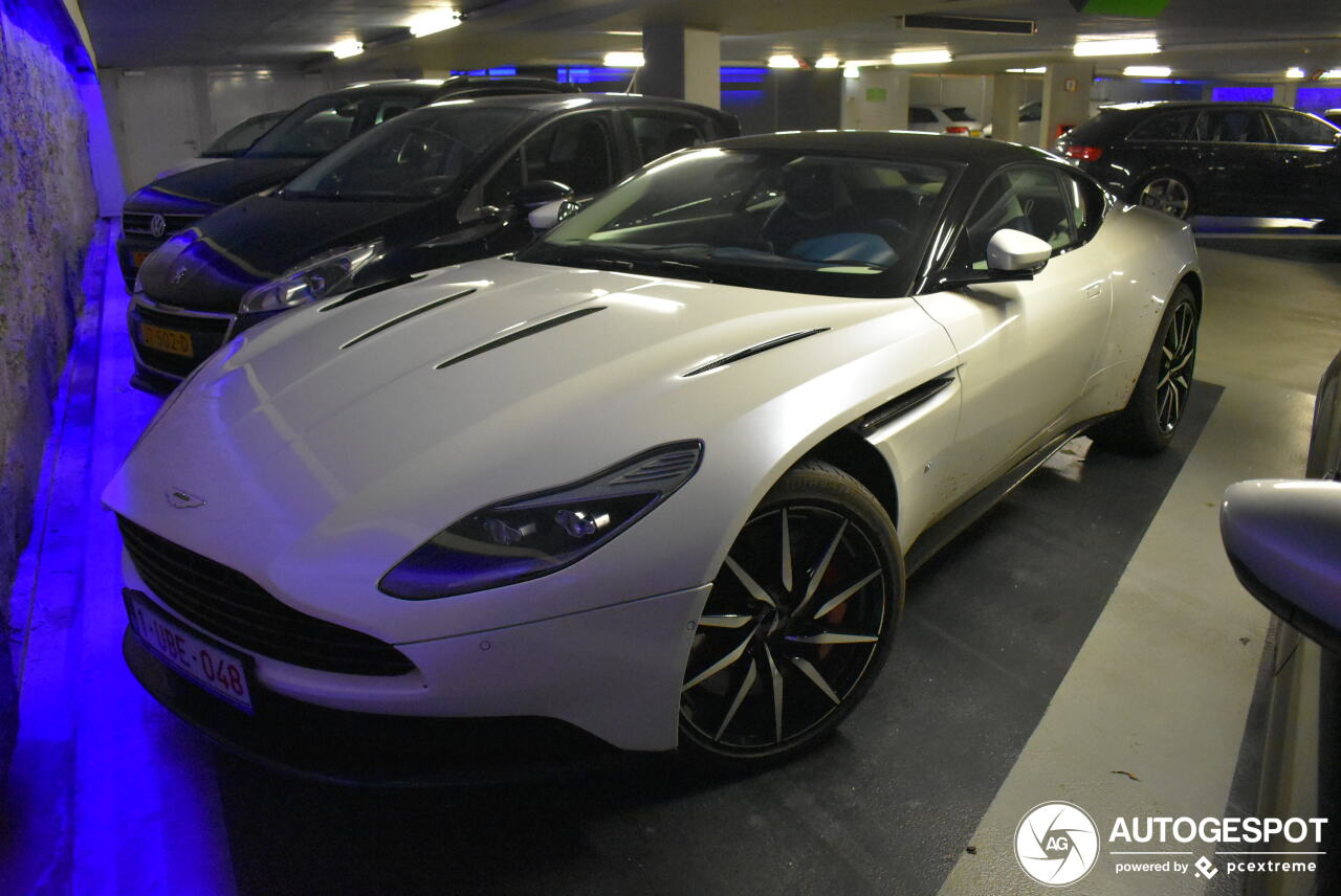 Aston Martin DB11