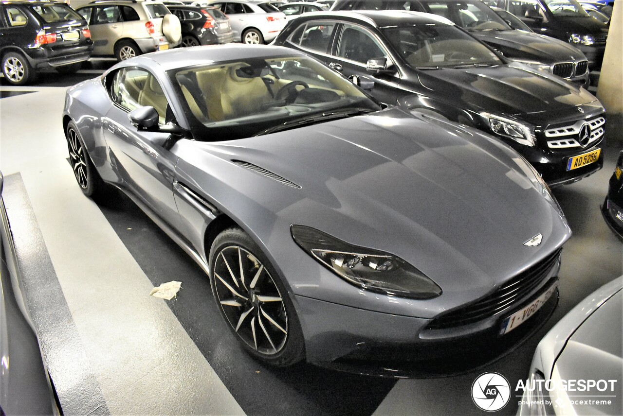 Aston Martin DB11 V8