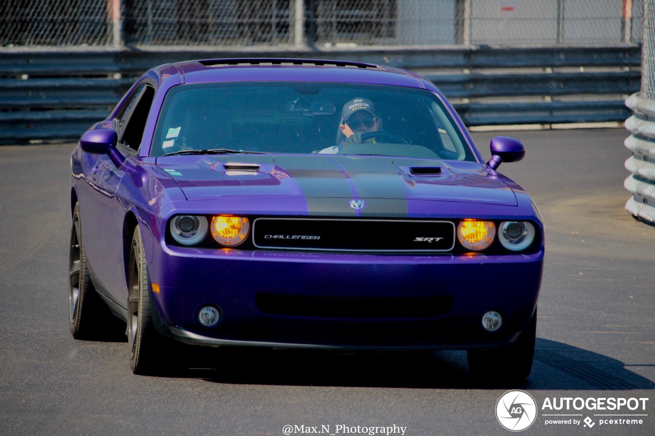 Dodge Challenger SRT-8