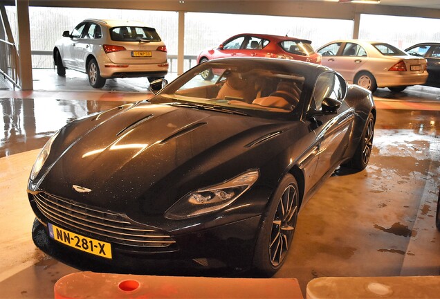 Aston Martin DB11