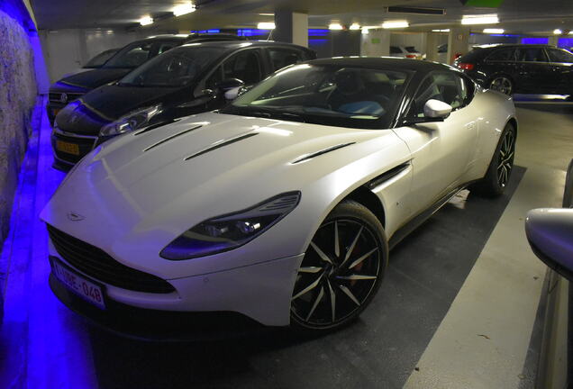 Aston Martin DB11