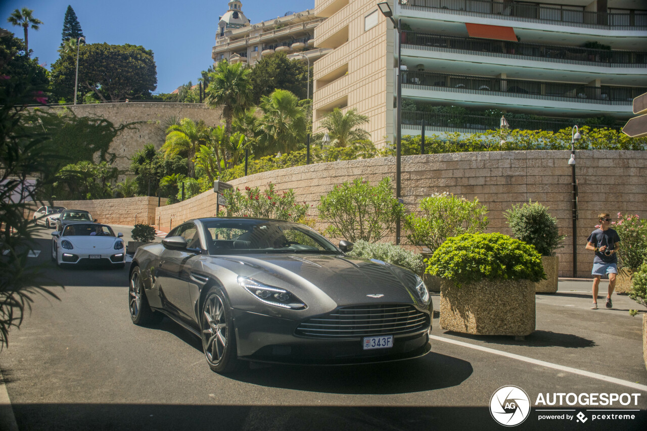 Aston Martin DB11