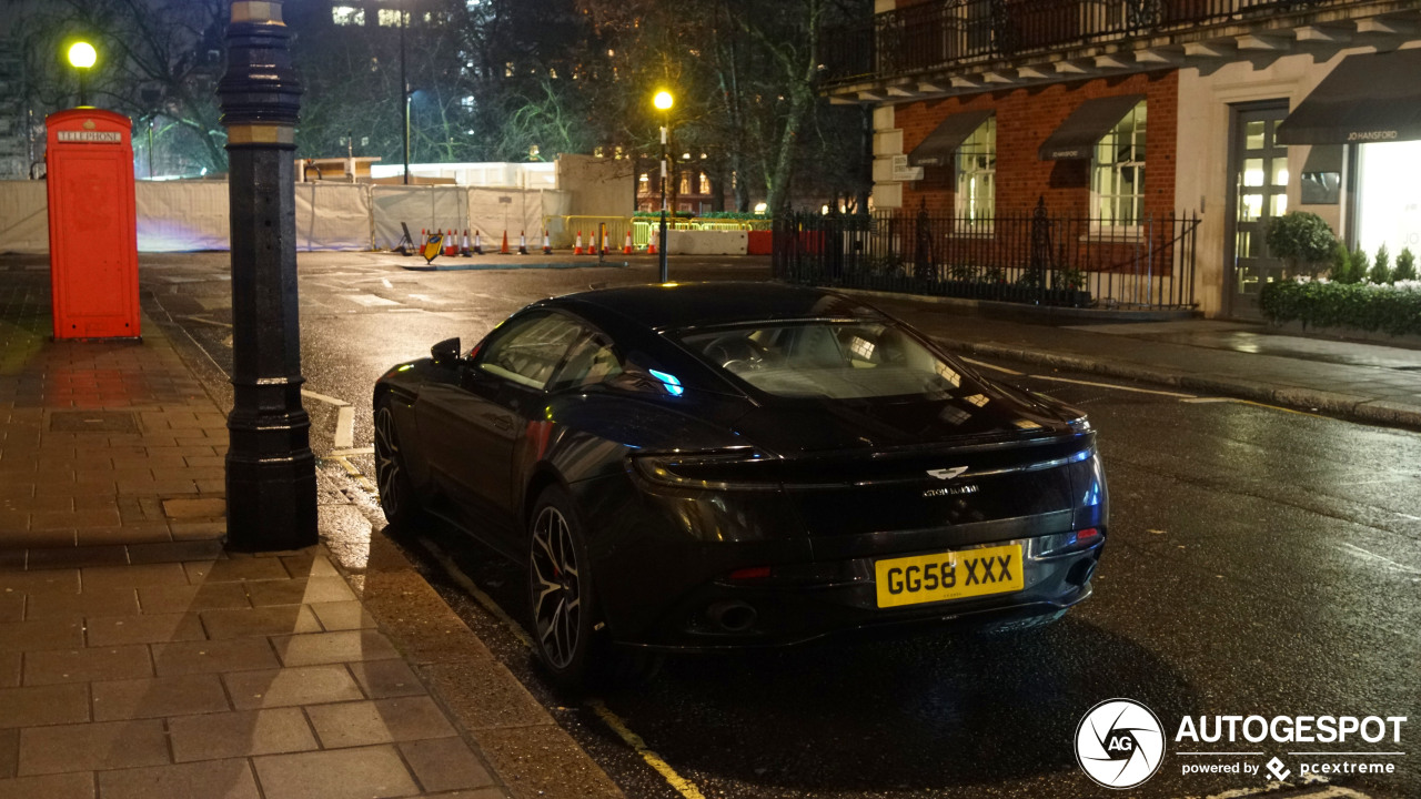 Aston Martin DB11 V8