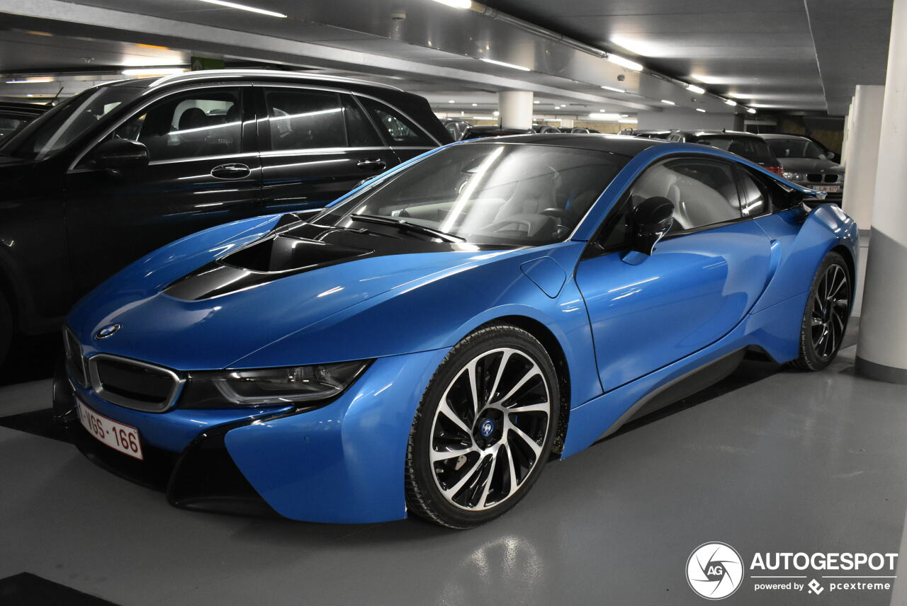 BMW i8