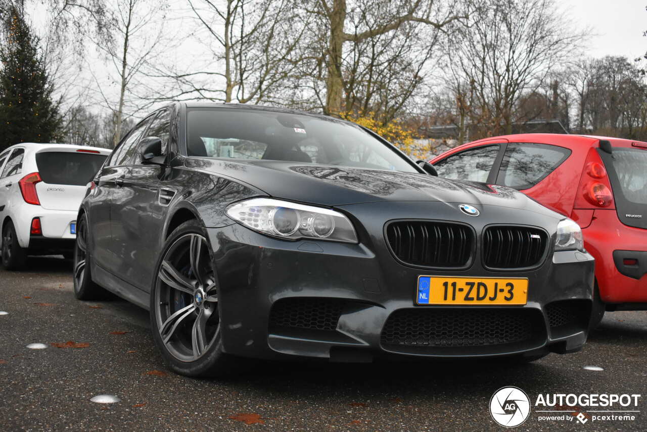 BMW M5 F10 2011