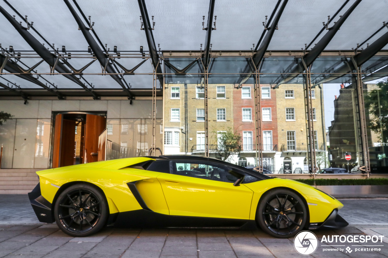 Lamborghini Aventador LP720-4 Roadster 50° Anniversario