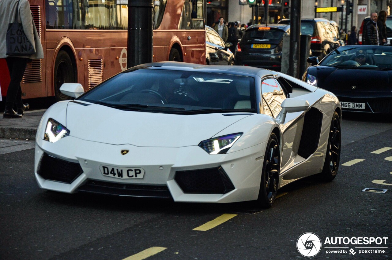 Lamborghini Aventador LP700-4 Roadster