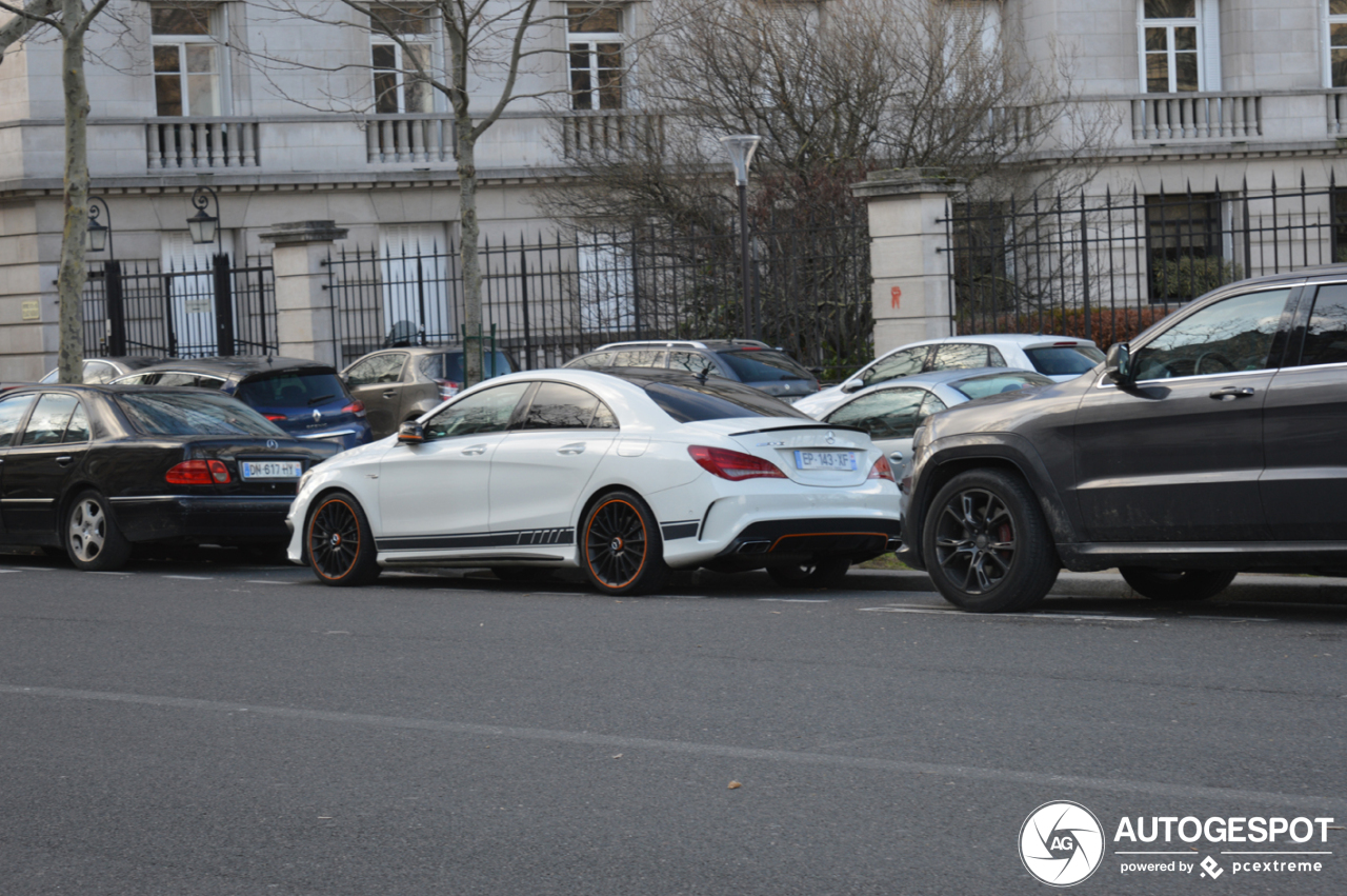 Mercedes-Benz CLA 45 AMG OrangeArt Edition C117