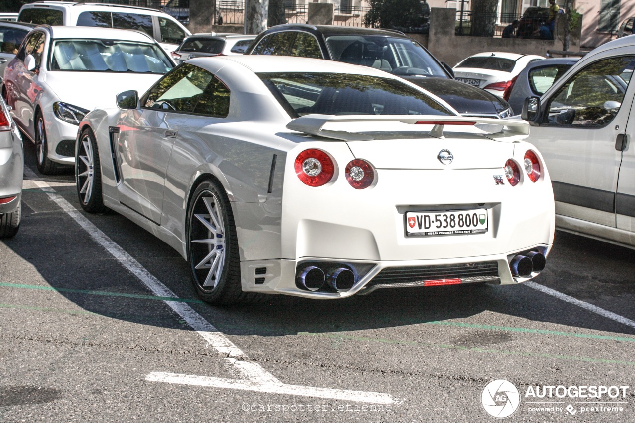 Nissan GT-R 2011