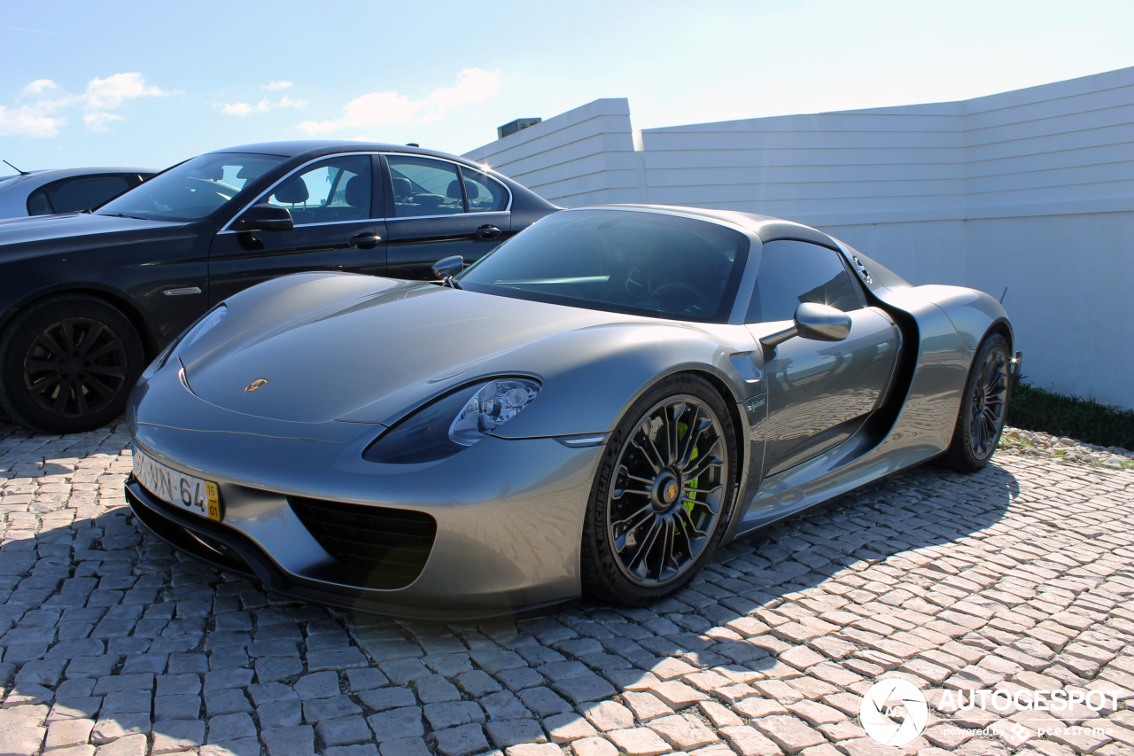 Porsche 918 Spyder Weissach Package