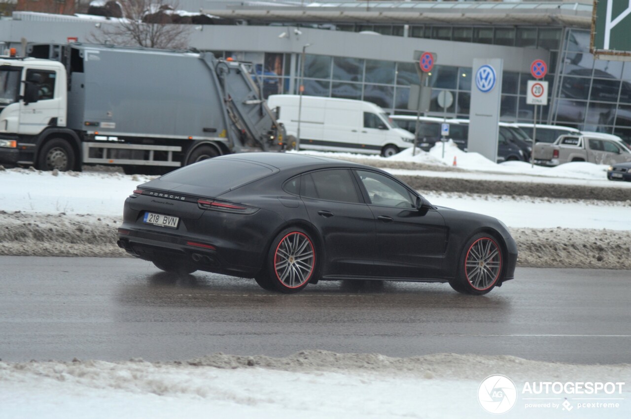 Porsche 971 Panamera Turbo