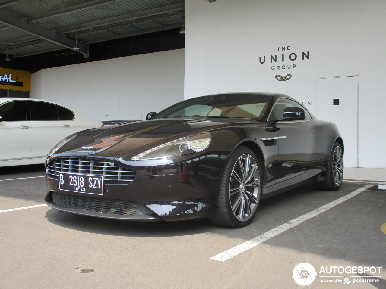 Aston Martin Virage 2011