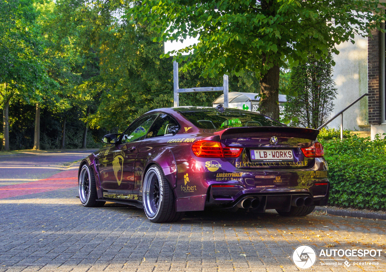 BMW M4 F82 Coupé Liberty Walk Widebody