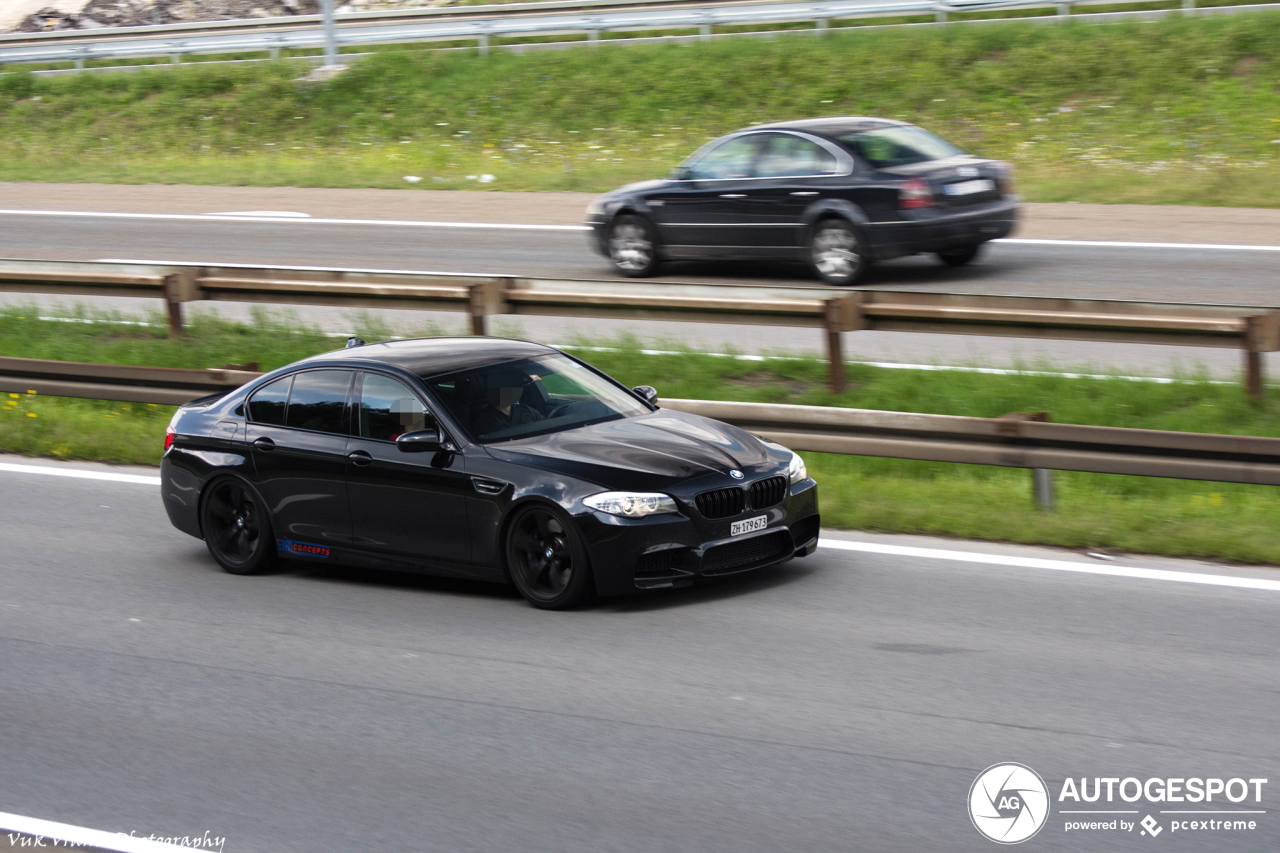 BMW M5 F10 2011