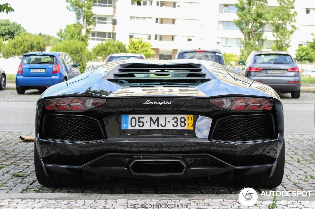 Lamborghini Aventador LP700-4