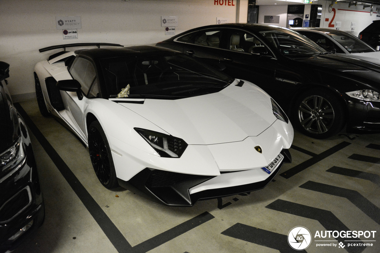 Lamborghini Aventador LP750-4 SuperVeloce Roadster