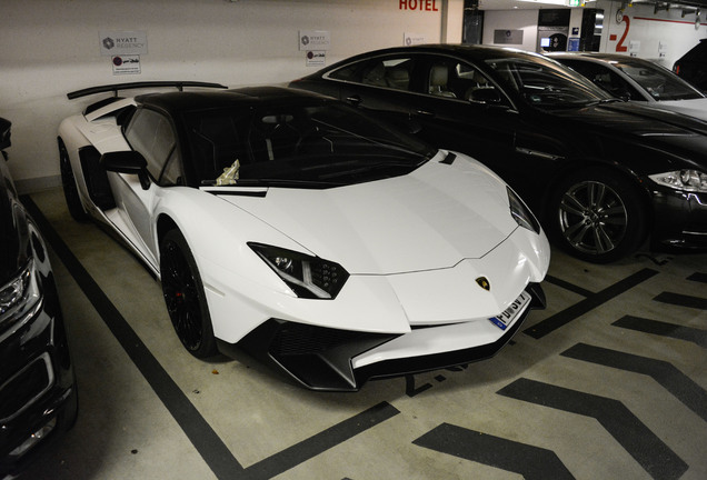 Lamborghini Aventador LP750-4 SuperVeloce Roadster