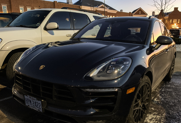 Porsche 95B Macan GTS