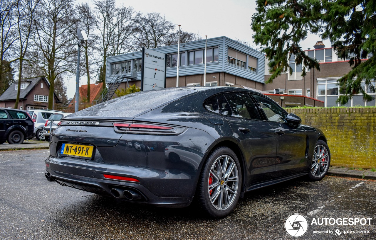 Porsche 971 Panamera Turbo