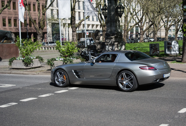 Mercedes-Benz SLS AMG