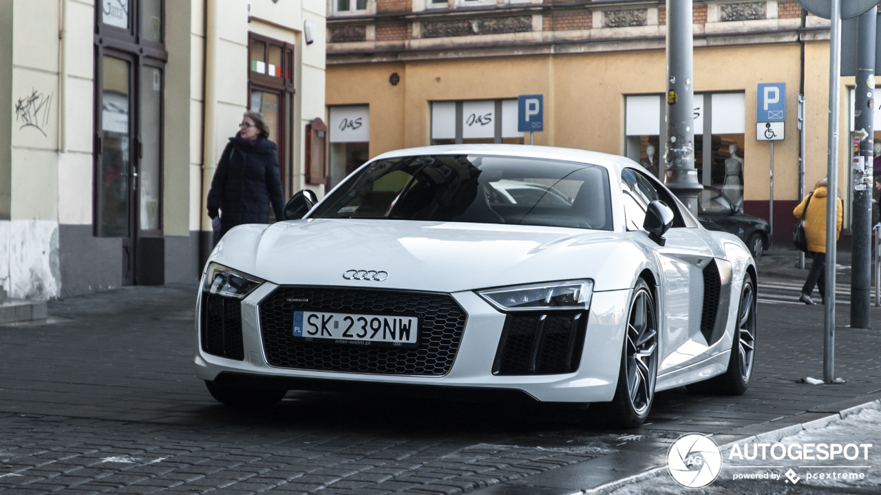 Audi R8 V10 Plus 2015