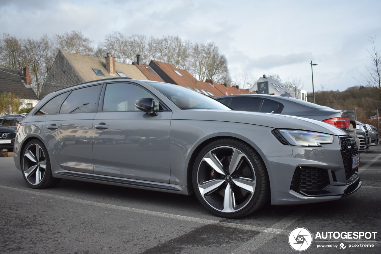 Audi RS4 Avant B9