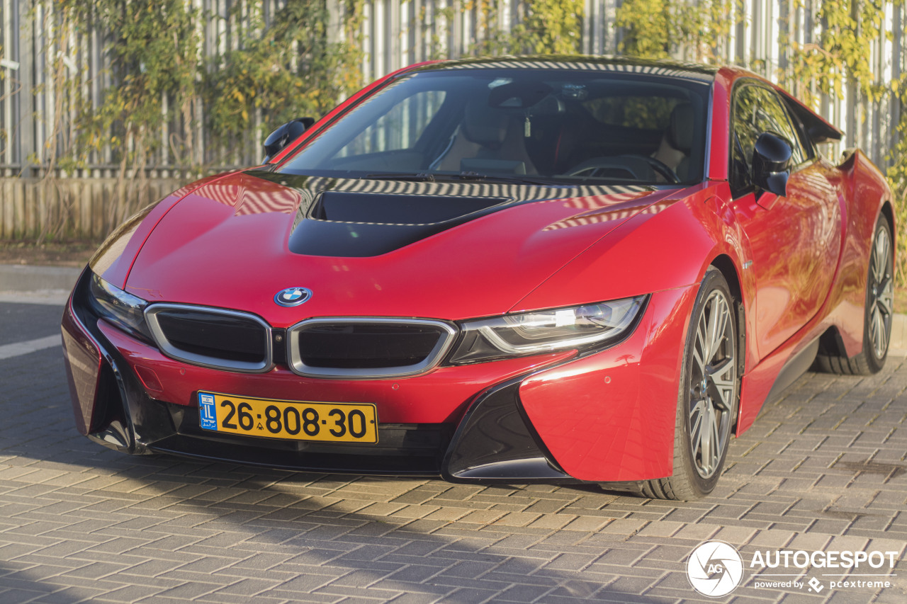 BMW i8 Protonic Red Edition