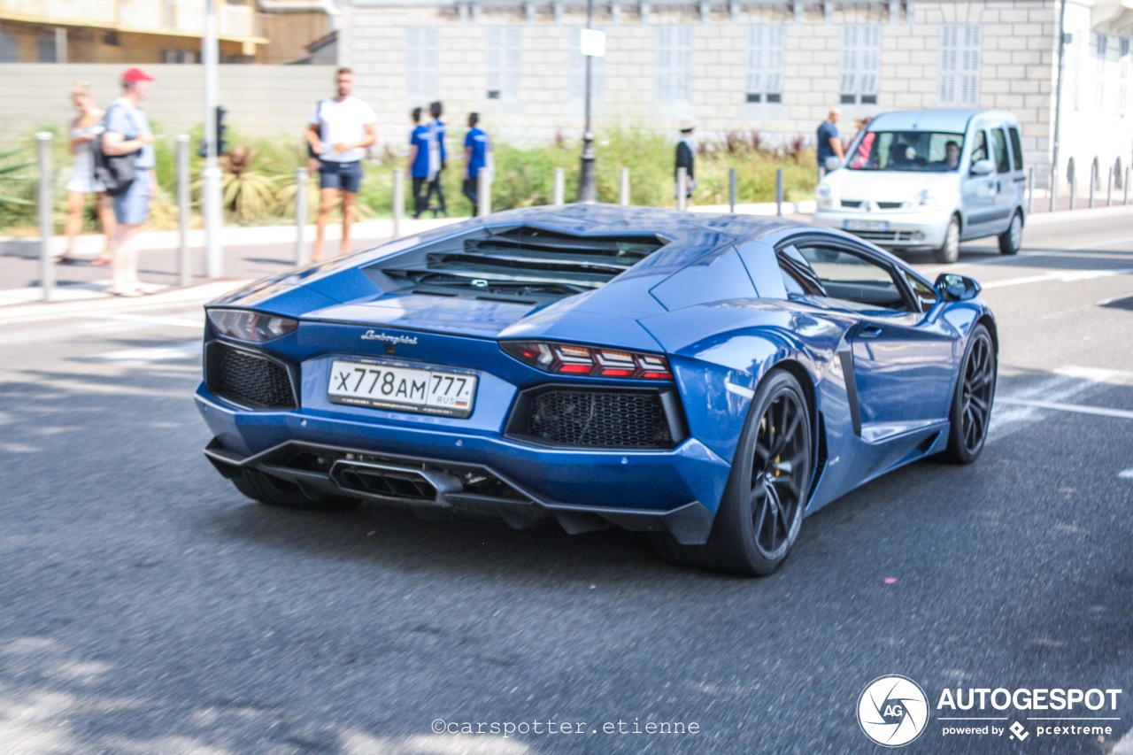 Lamborghini Aventador LP700-4