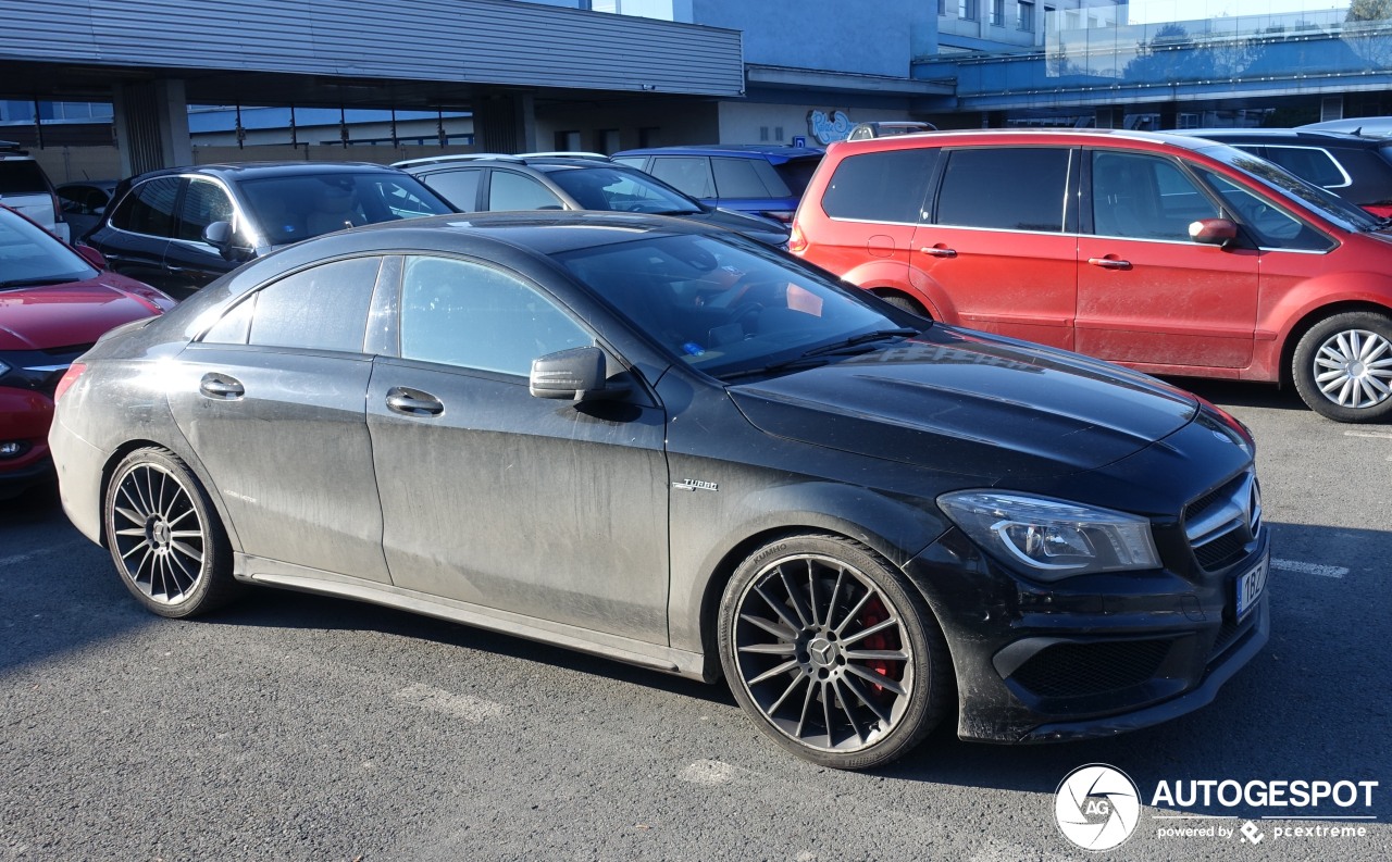 Mercedes-Benz CLA 45 AMG C117