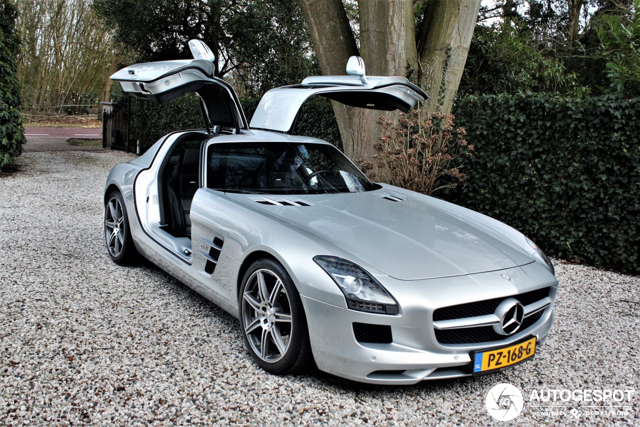 Mercedes-Benz SLS AMG