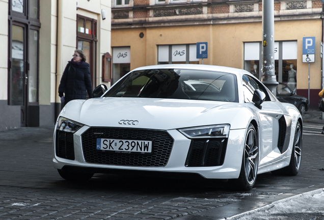 Audi R8 V10 Plus 2015