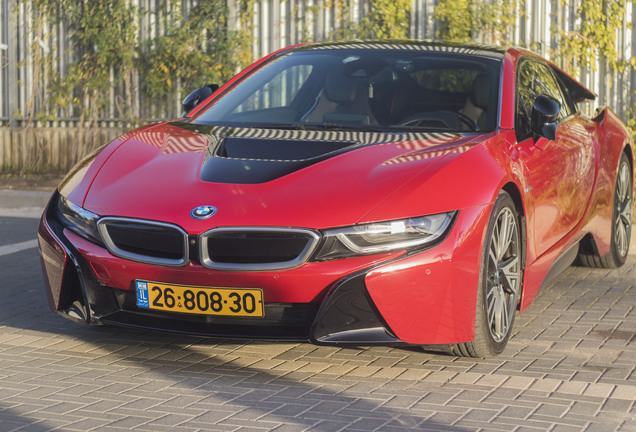 BMW i8 Protonic Red Edition