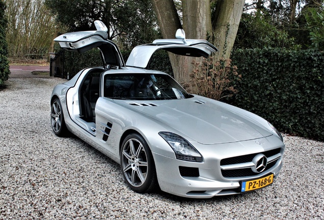 Mercedes-Benz SLS AMG