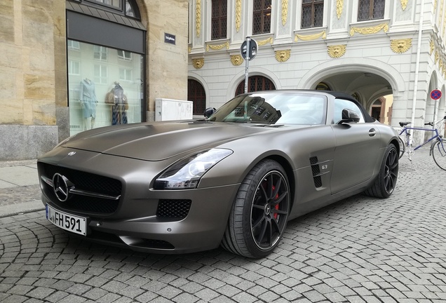 Mercedes-Benz SLS AMG GT Roadster