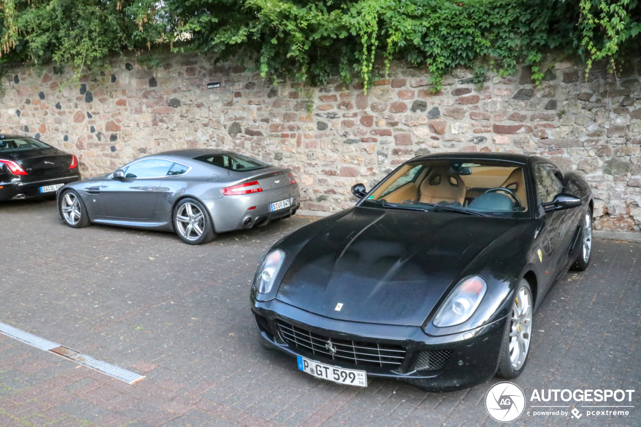 Aston Martin V8 Vantage