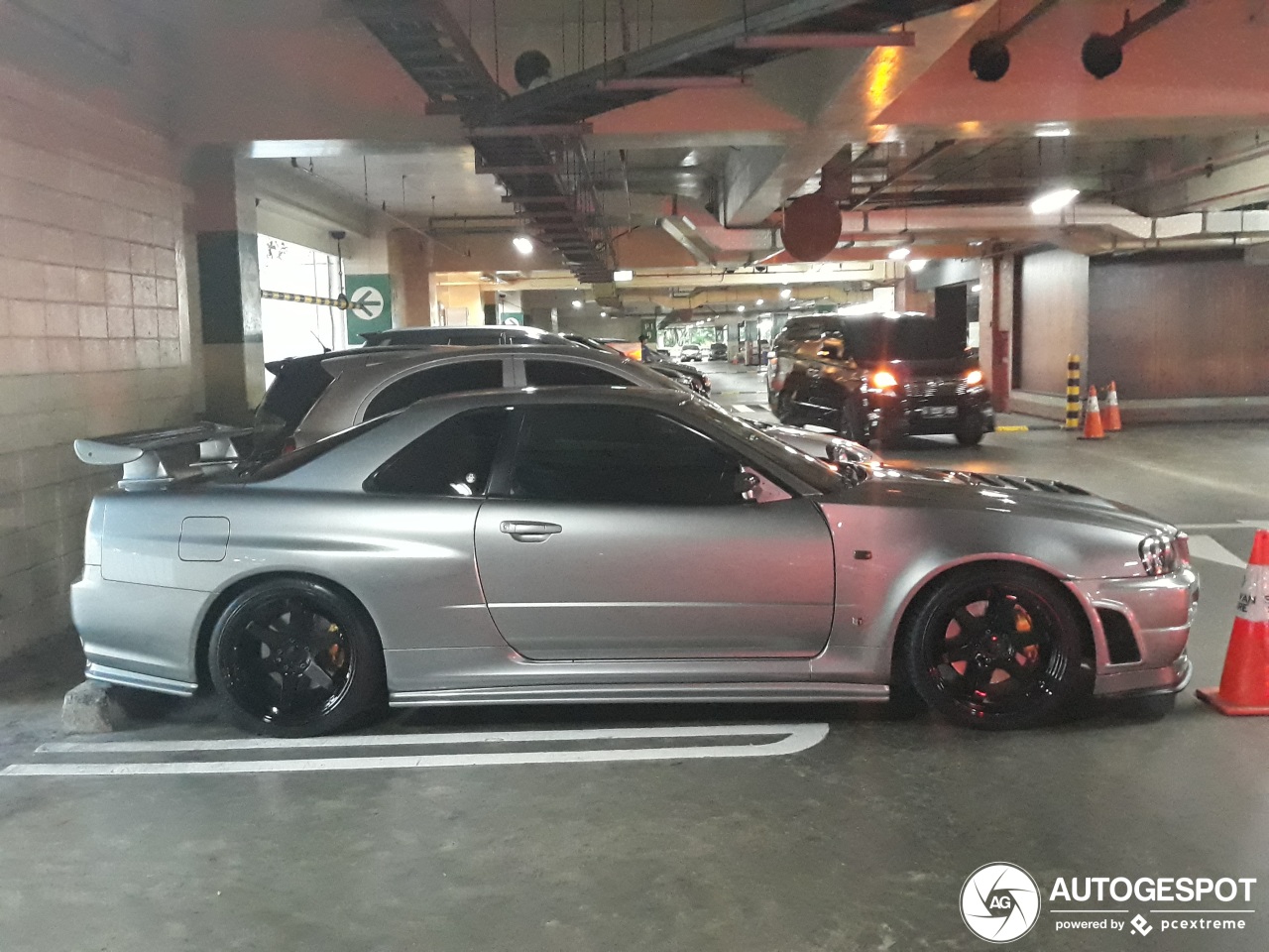 Nissan Skyline R34 GT-R V-Spec II Nür - 10 February 2019 - Autogespot