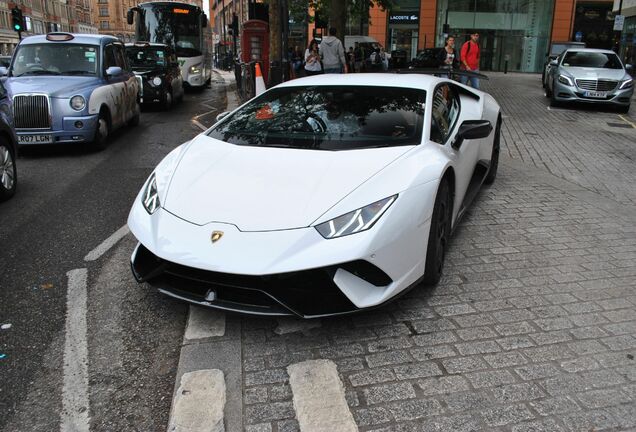 Lamborghini Huracán LP640-4 Performante