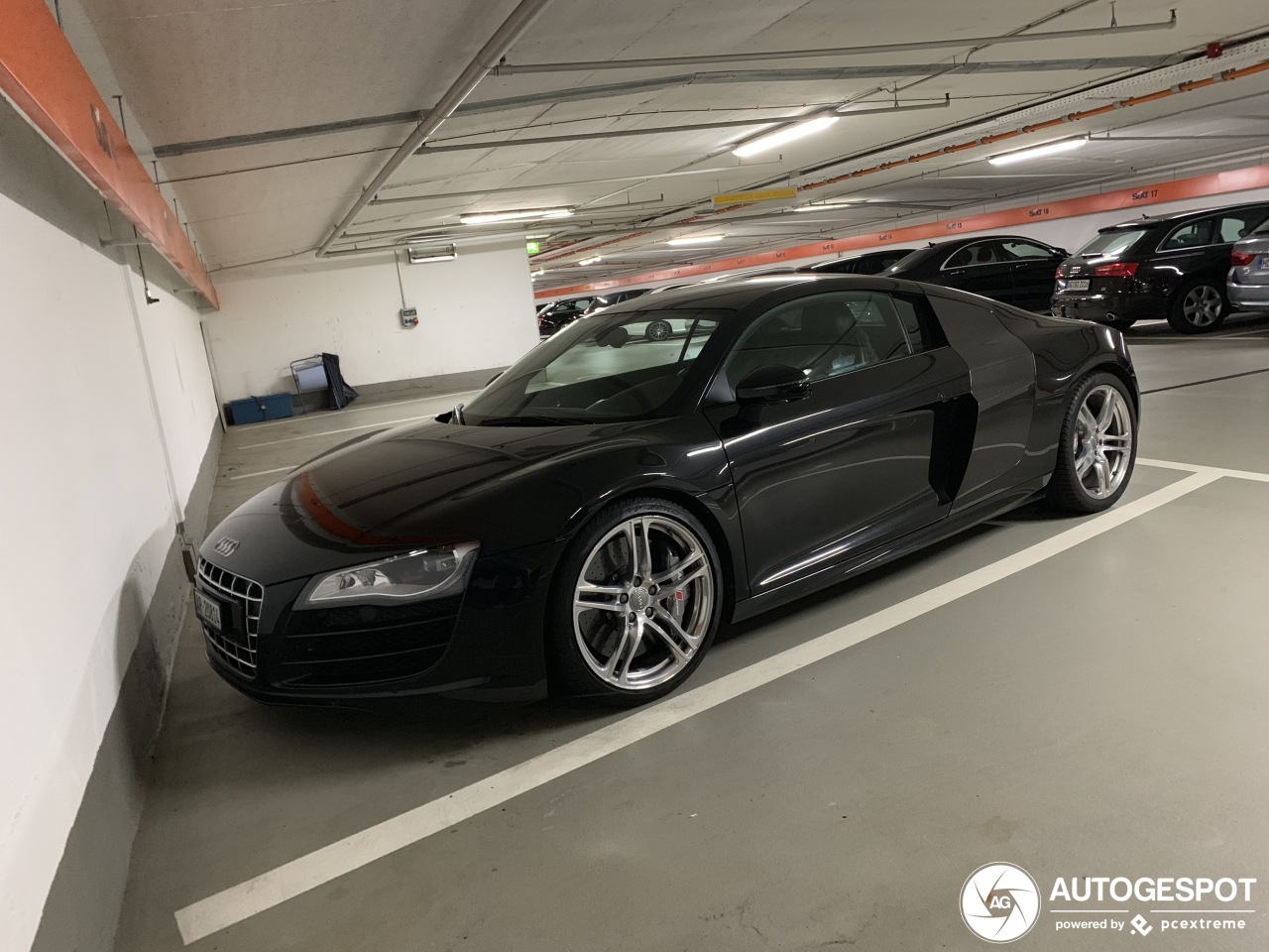 Audi R8 V10