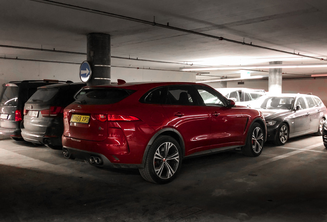 Jaguar F-PACE SVR