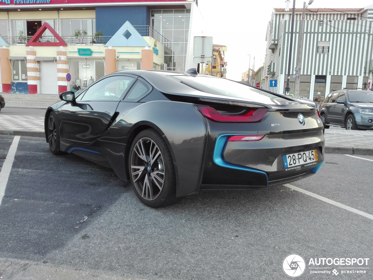 BMW i8